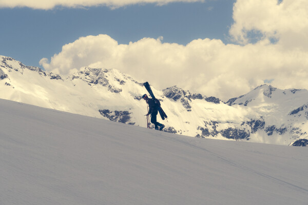 Cascade Saddle Skier