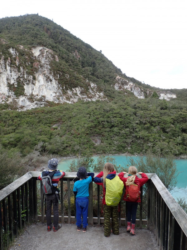 Meg Drive packing with kids for tramps viewing platform Meg Drive packing with kids for tramps viewing platform